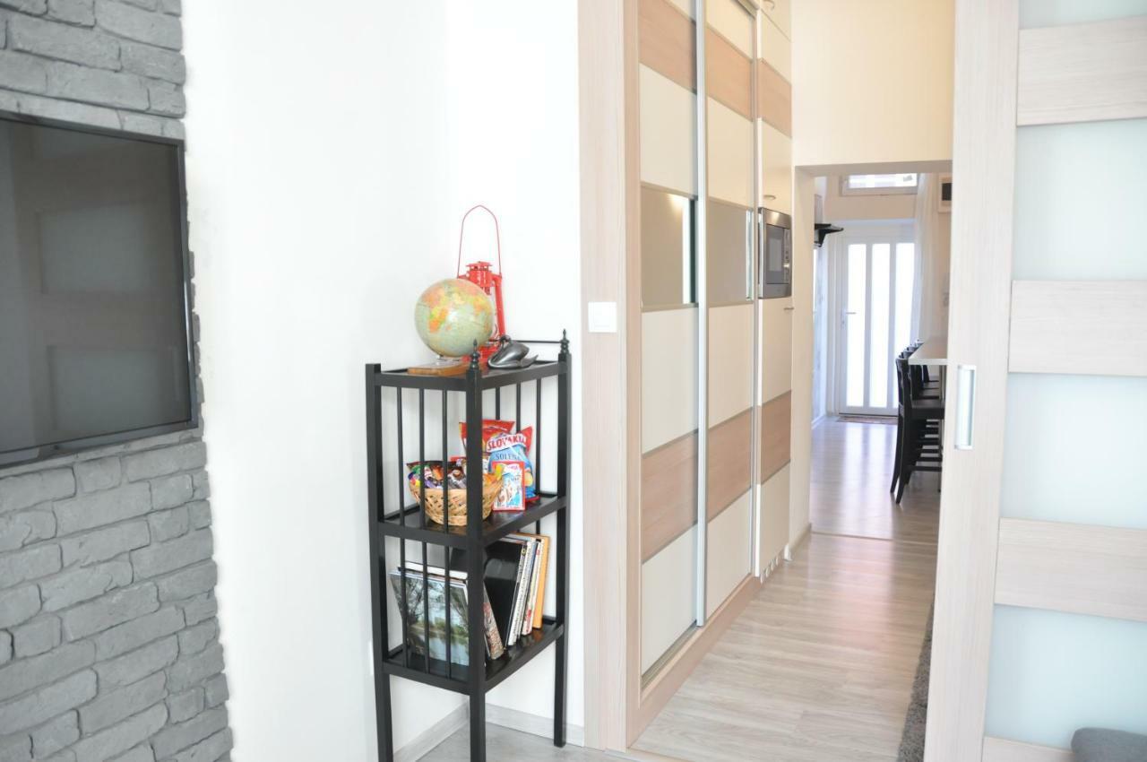 Modern & Historic Apartment Братислава Экстерьер фото