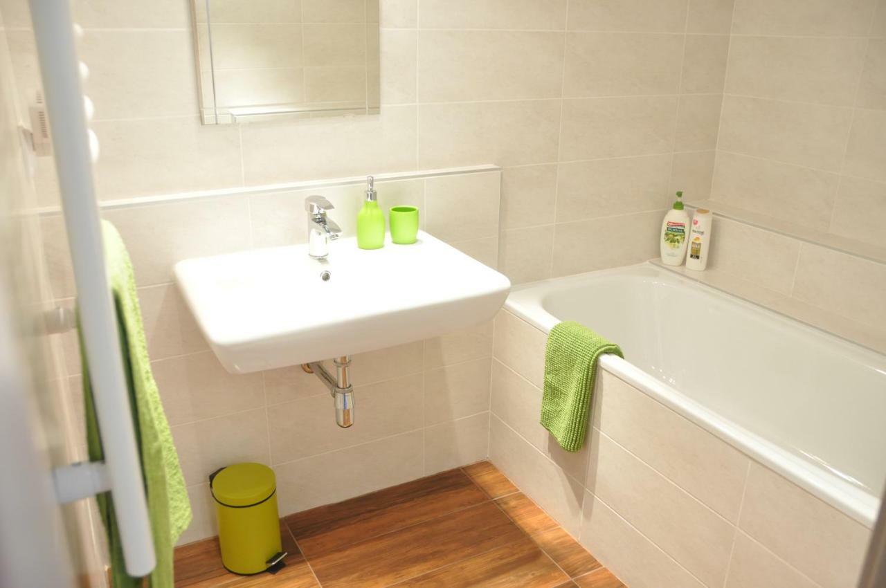 Modern & Historic Apartment Братислава Экстерьер фото